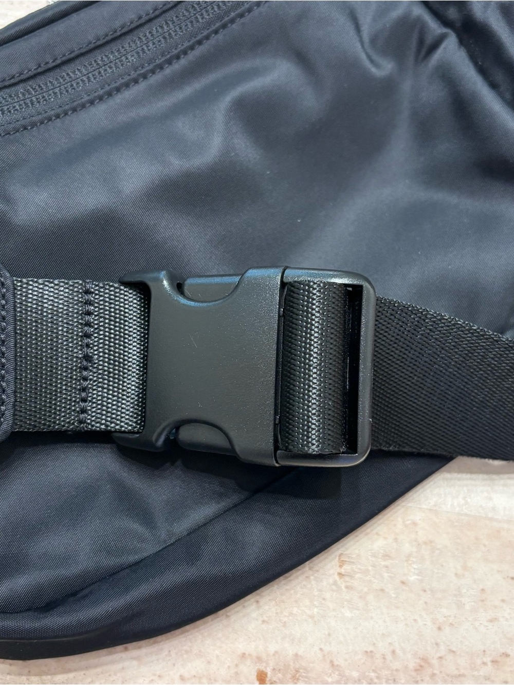 LULULEMON Everywhere Belt Bag - Picture 5 of 8
